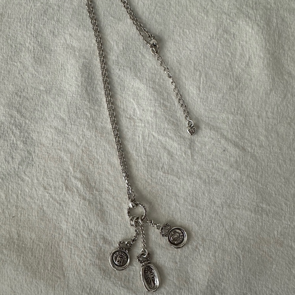 Elegant Silver Pendant Necklace